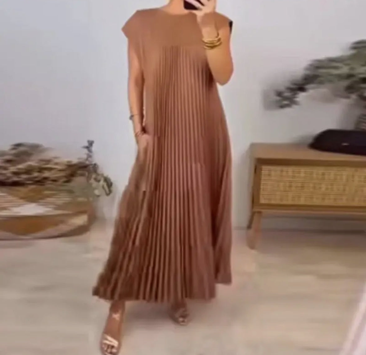 Brown Round Neck Sleeveless Pleated Long Dress